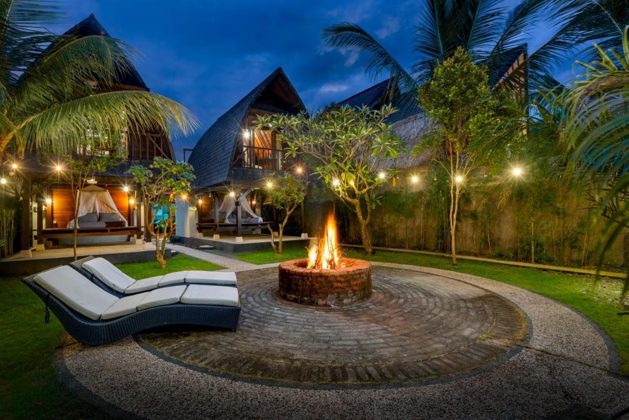 Melasti Beach Bungalows อาเม็ด ภายนอก รูปภาพ